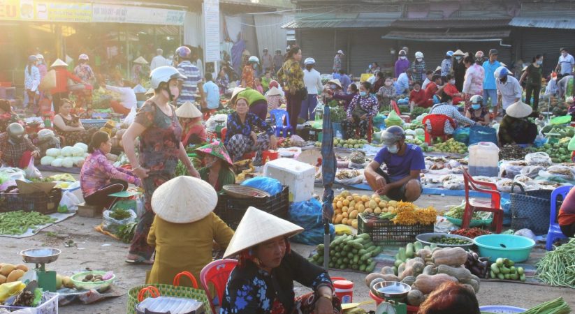 Chợ Vị Thanh – Khu chợ quê giữa lòng thành phố tấp nập